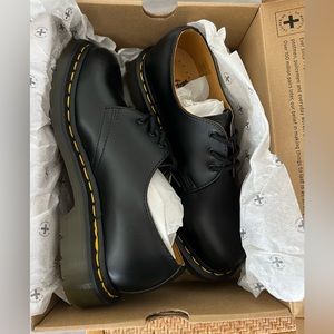 New Dr. Martens 1461 Oxford (Women’s 8)